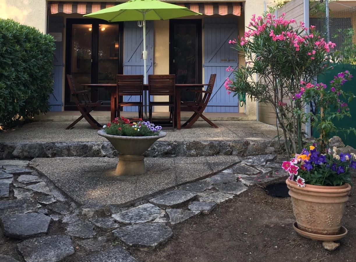 T2 Rez De Jardin 300M Plage De Beaucours Sanary Sur Mer Bagian luar foto
