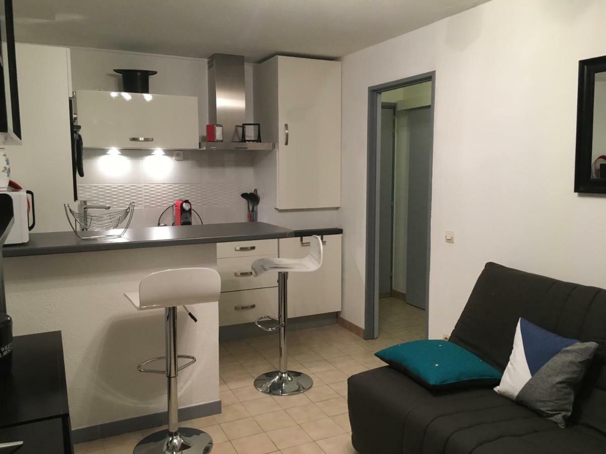 T2 Rez De Jardin 300M Plage De Beaucours Sanary Sur Mer Bagian luar foto